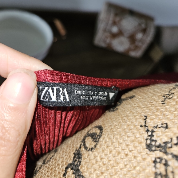 Zara small burgundy plisse midi dress - Picture 6 of 8